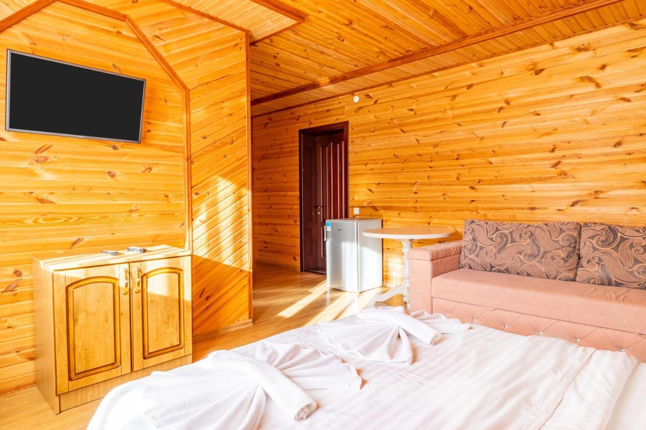 ホテル Zeleniy Bir バコヴェル エクステリア 写真